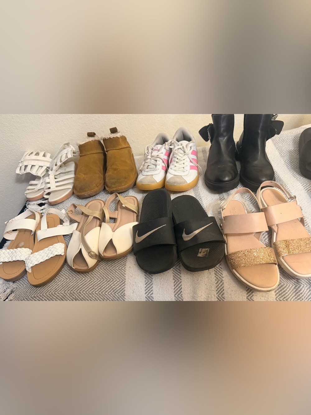 Girls shoes size 2